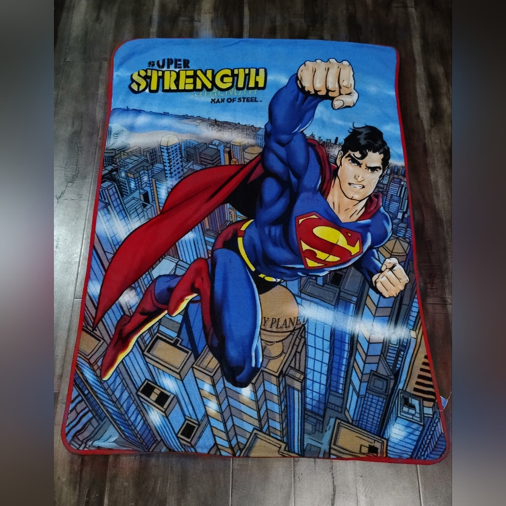 DC Comics Superman Throw Blanket